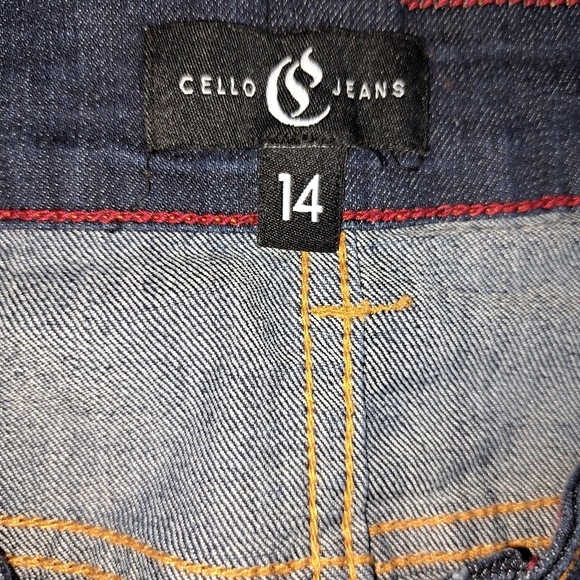 Cello Dark Blue Cuffed Capri's Women's Size 14 - Picture 3 of 7